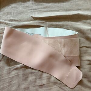 Momcozy pink maternity belt / band size medium